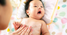 CÁC MẸ ĐỀU CẦN 3 Bước Chăm Sóc Da Em Bé Trong Mùa Nắng Nóng☀️